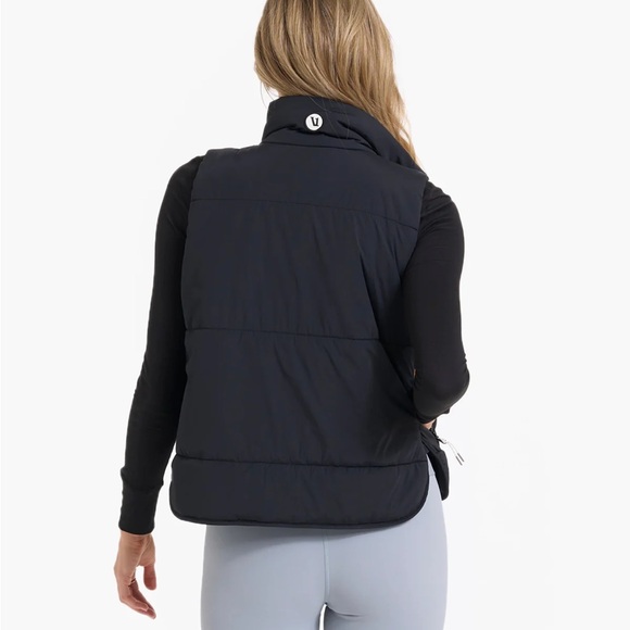 Vuori Canyon Insulated Vest Black NWT - Picture 3 of 5